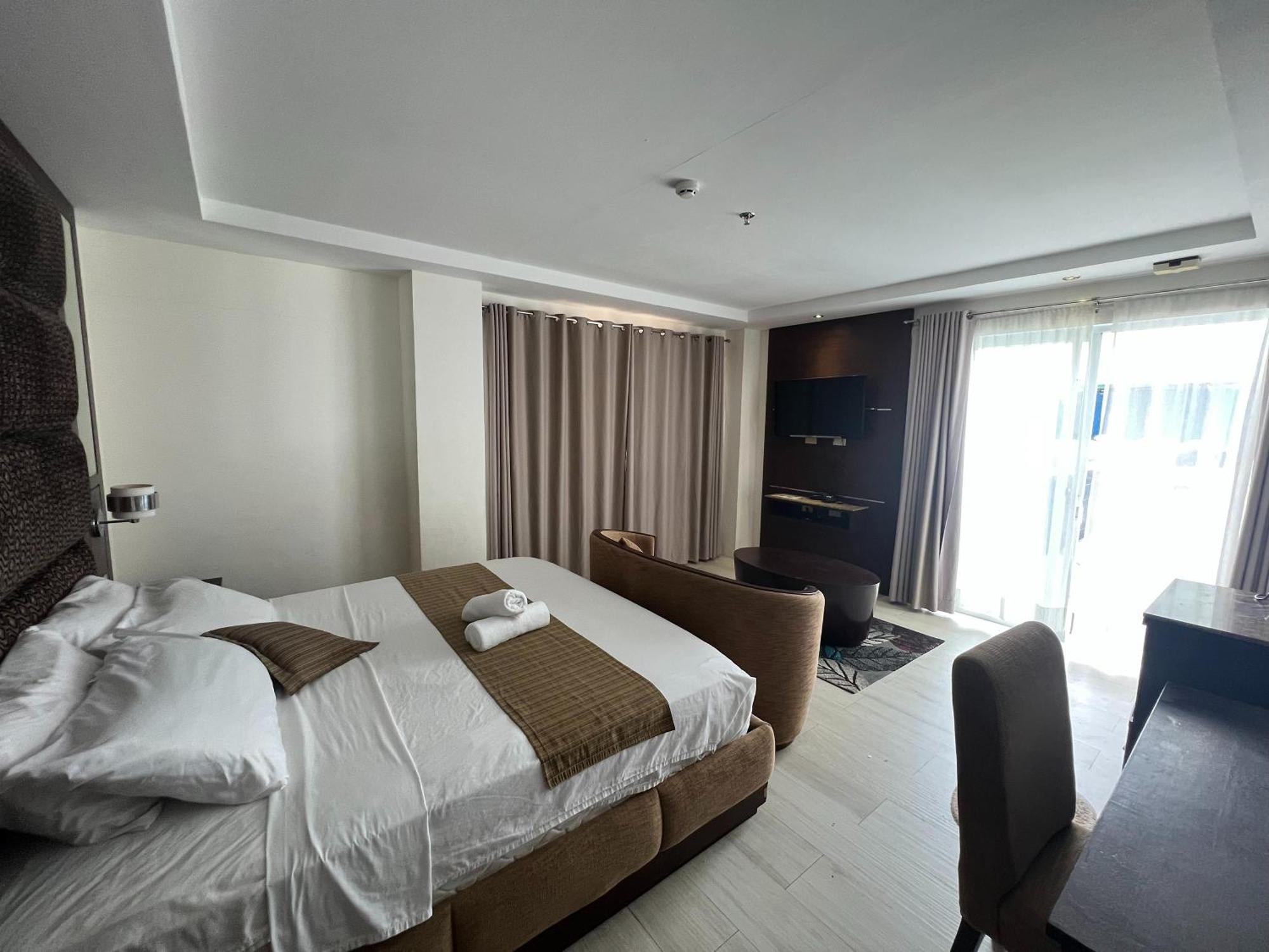 Subiza Beach Resort Olongapo Exterior foto